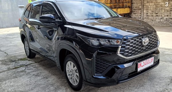 Rental Innova Zenix di Bali